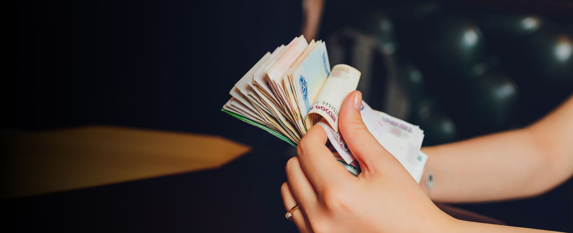 Деньги на счет Деньги на счет. Одобрение 84% в день звонка. Ставка . Ежемесячный платёж от 1468,39 р/мес.